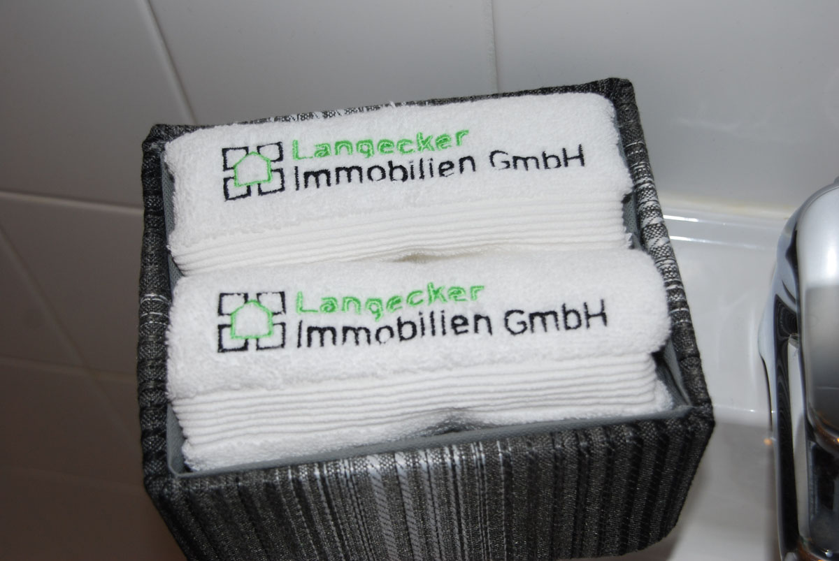 Bestickung_Firma_Langecker-Immoblien_Gaestehandtuecher